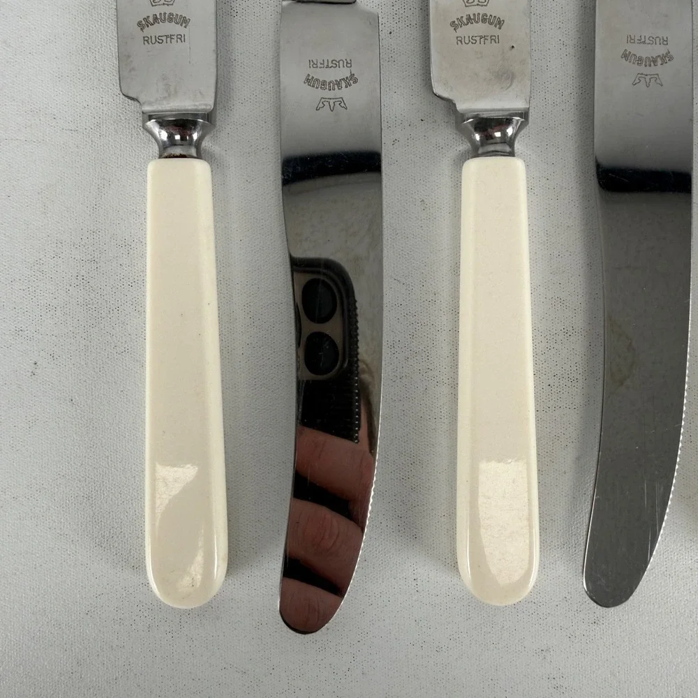 Vintage SKAUGUM Rustfri Knife Set 5 pcs White Handle